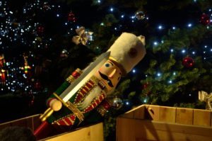 singapore-christmaswonderland-nutcracker -gift